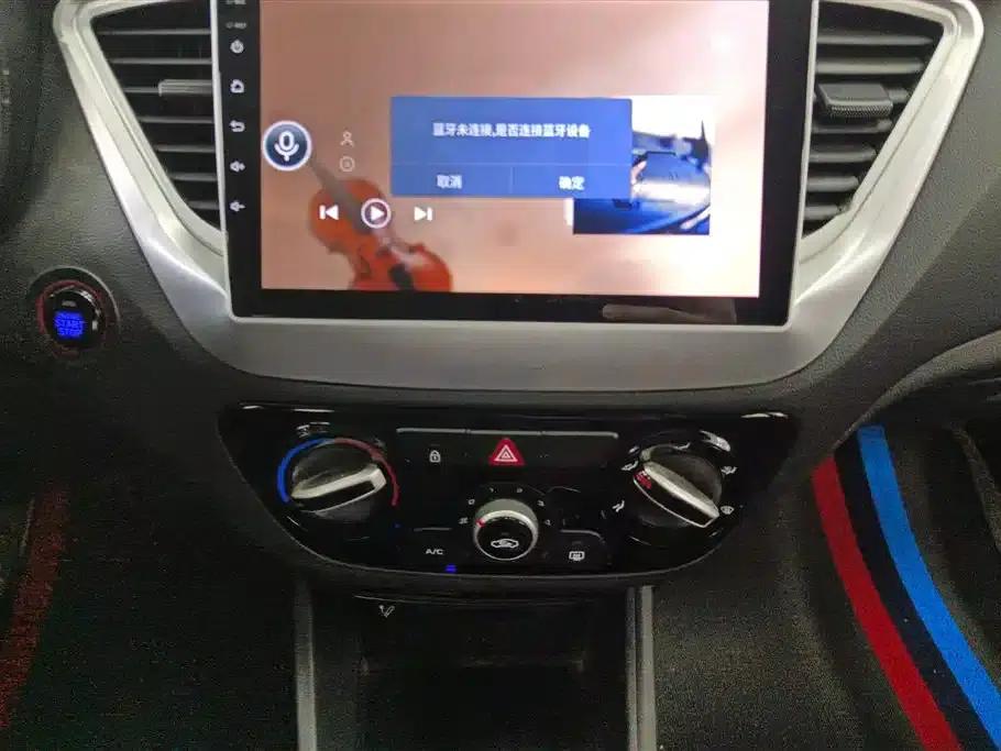 2016 Hyundai Verna 1.4L Automatic Sport — миниатюра 13