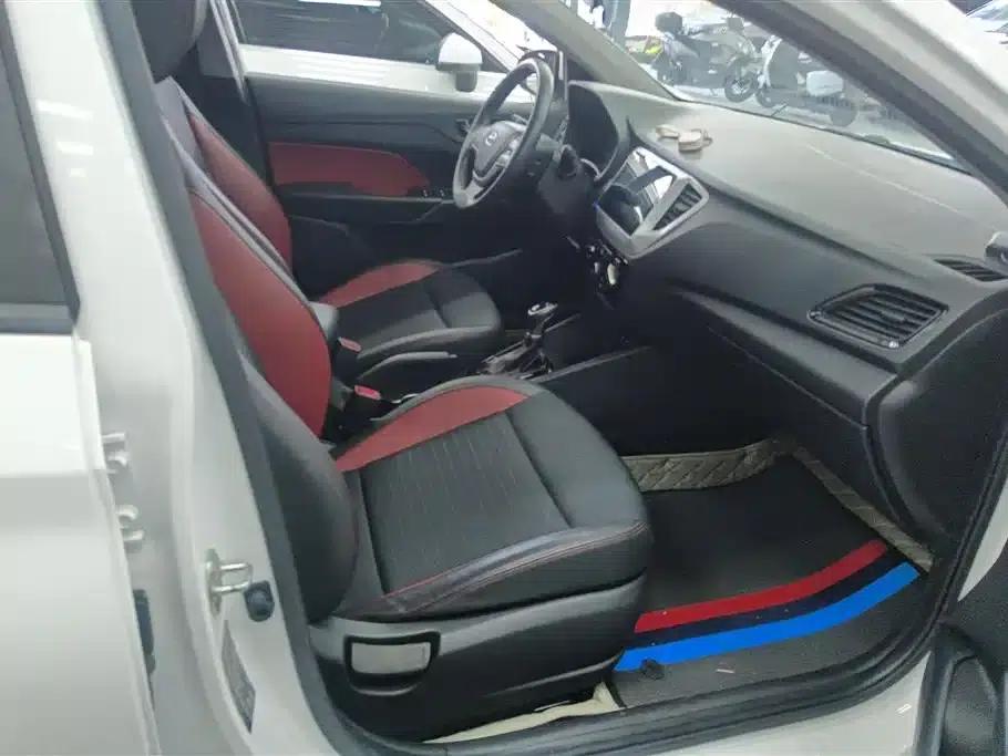 2016 Hyundai Verna 1.4L Automatic Sport — миниатюра 8