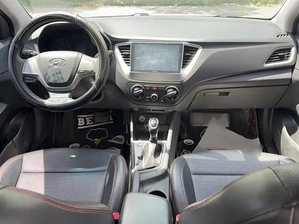 2016 Hyundai Verna 1.4L Automatic GLS (Cool Edition) — миниатюра 15