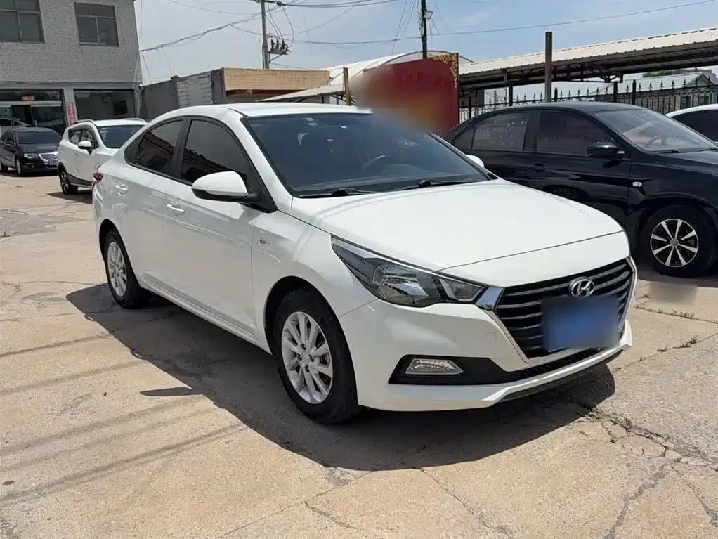 2016 Hyundai Verna 1.4L Automatic GLS (Cool Edition) — миниатюра 7