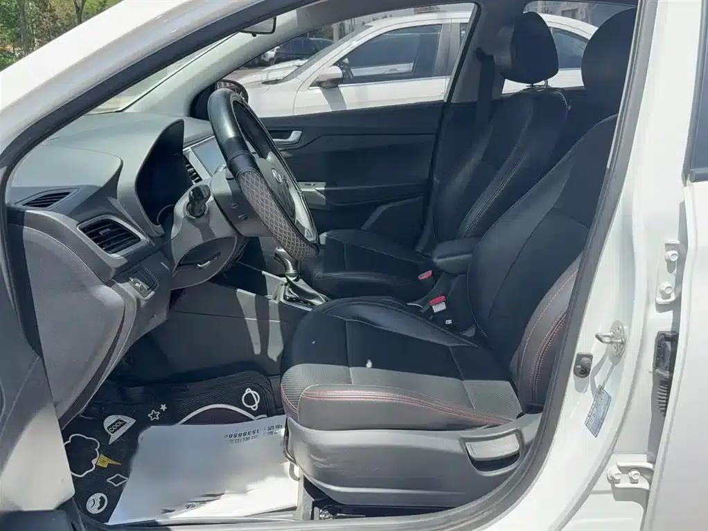 2016 Hyundai Verna 1.4L Automatic GLS (Cool Edition) — миниатюра 9