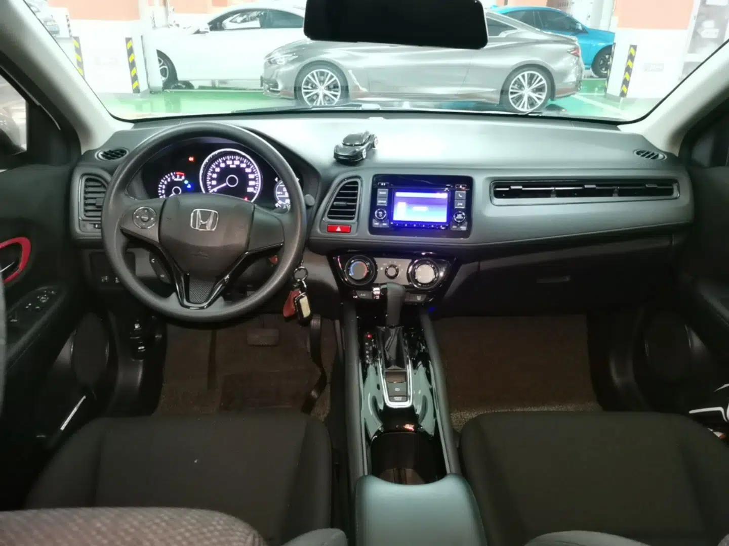 Honda Vezel 2017 1.5L CVT 2WD Comfort Model — миниатюра 13