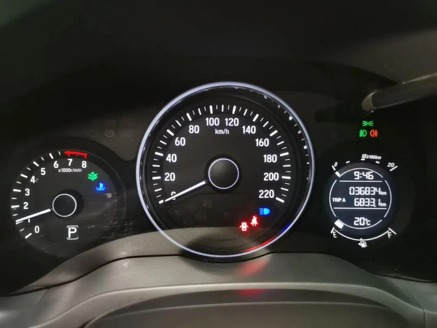 Honda Vezel 2017 1.5L CVT 2WD Comfort Model — миниатюра 15