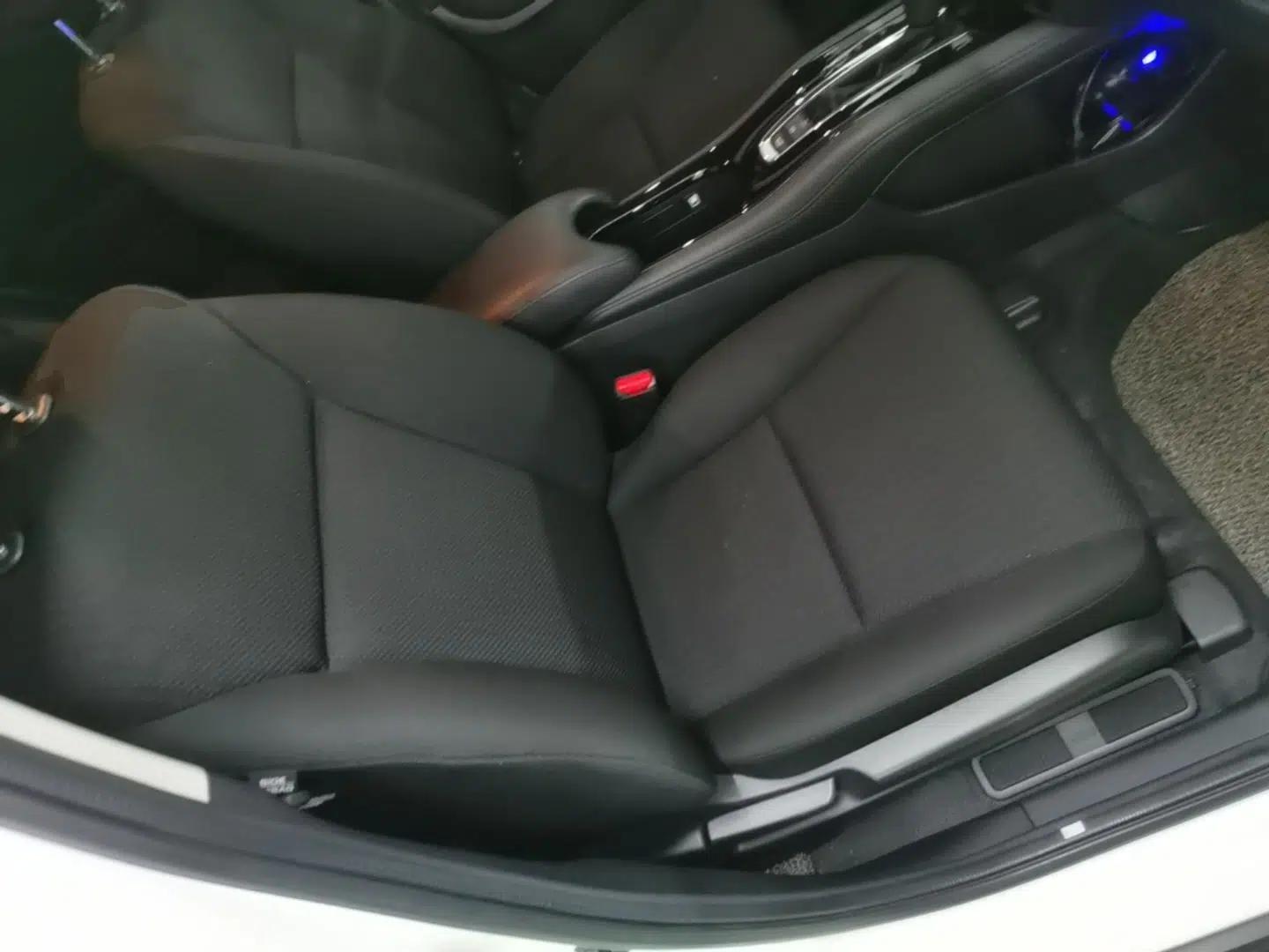 Honda Vezel 2017 1.5L CVT 2WD Comfort Model — миниатюра 23
