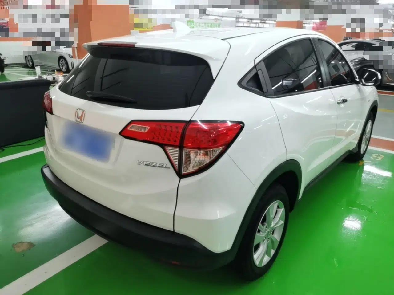 Honda Vezel 2017 1.5L CVT 2WD Comfort Model — миниатюра 6