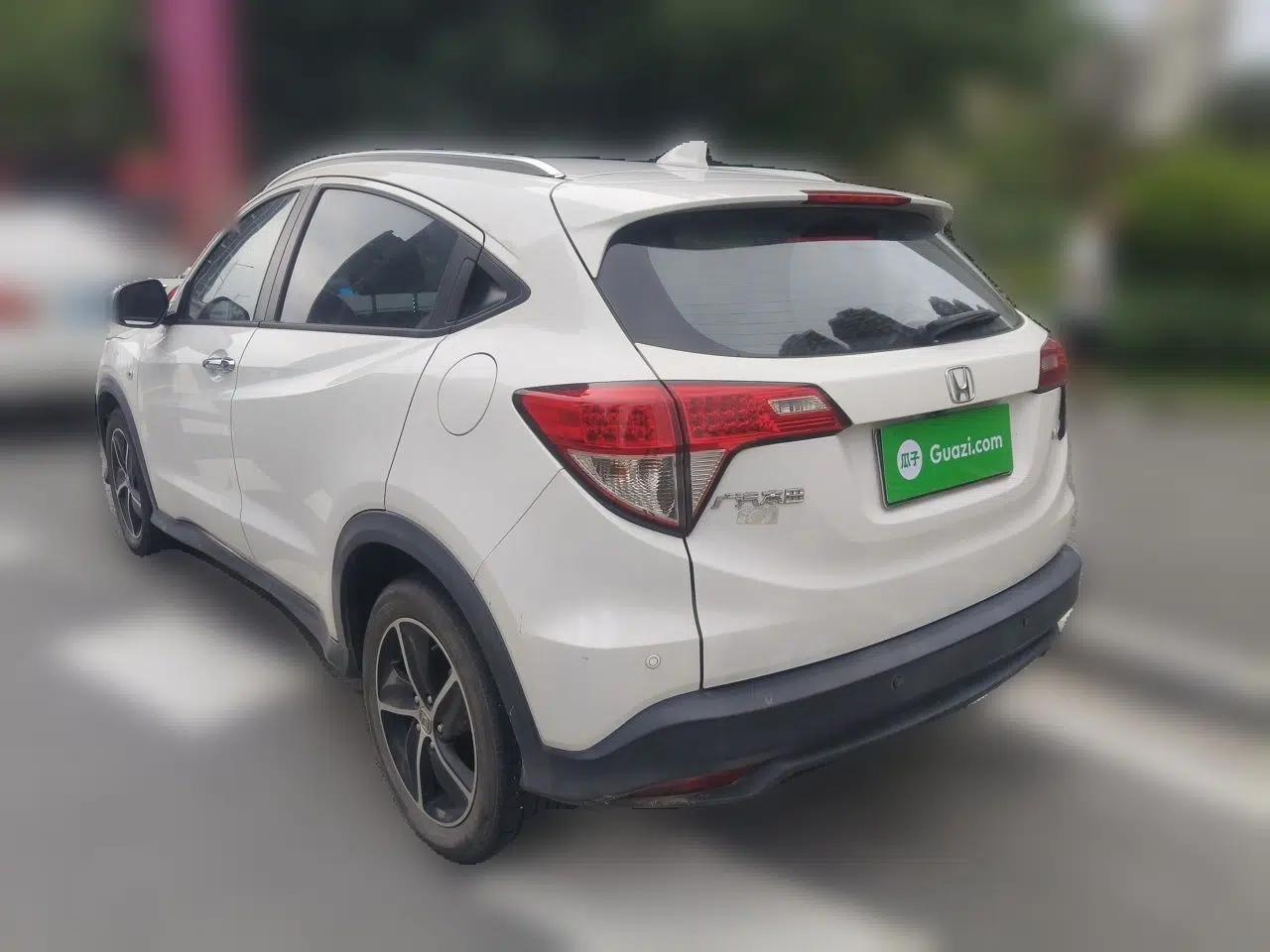 Honda Vezel 2020 1.5L CVT Pioneer Edition — миниатюра 4