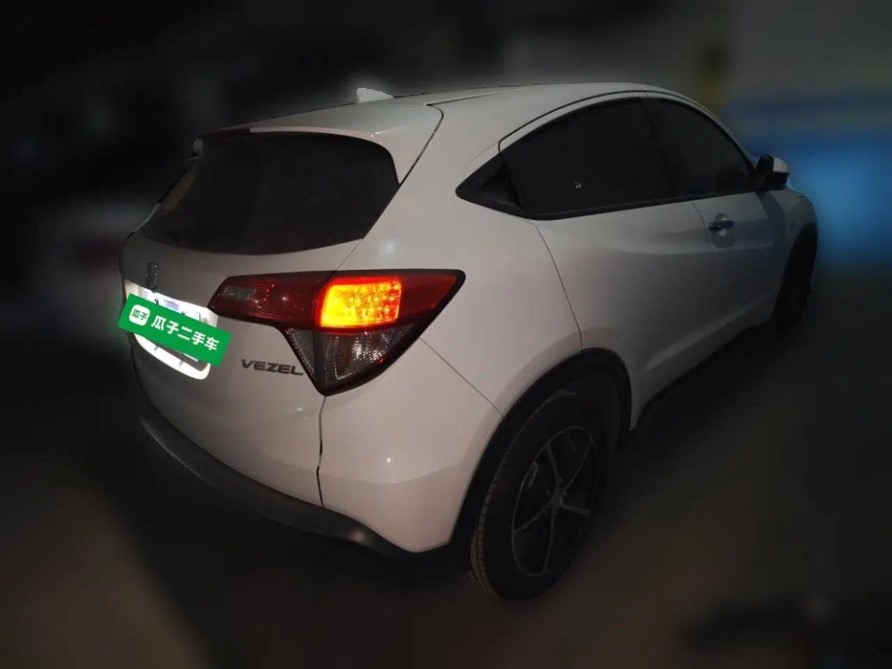 Honda Vezel 2022 1.5L CVT Elite Smart Edition — миниатюра 6