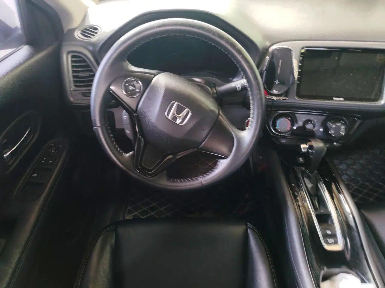 Honda Vezel 2017 1.8L CVT Front-Wheel Drive Pioneer Edition — миниатюра 11