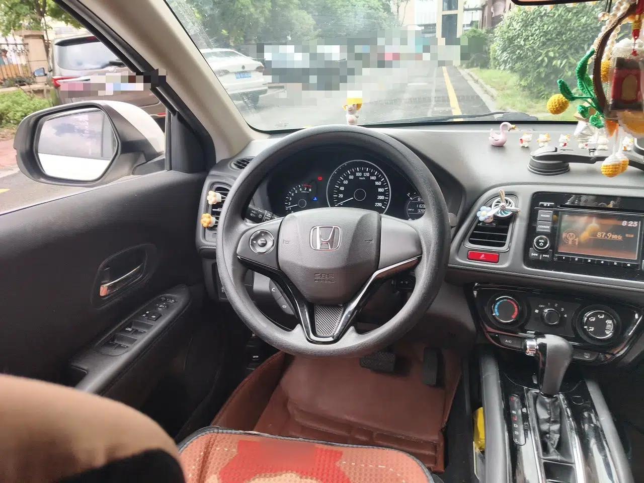 Honda Vezel 2015 1.8L CVT 2WD Elite Model — миниатюра 11
