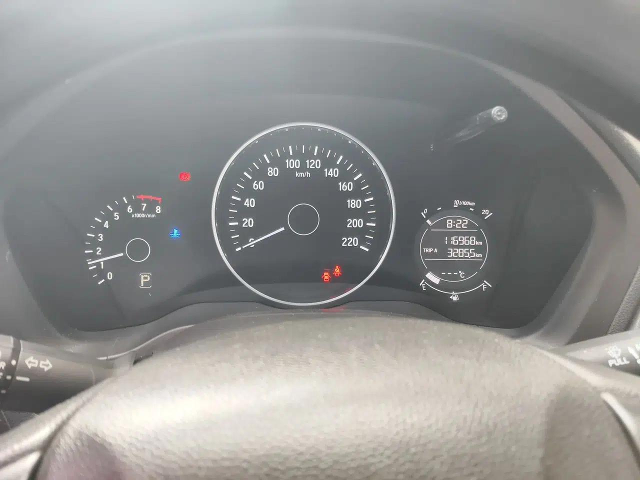 Honda Vezel 2015 1.8L CVT 2WD Elite Model — миниатюра 12