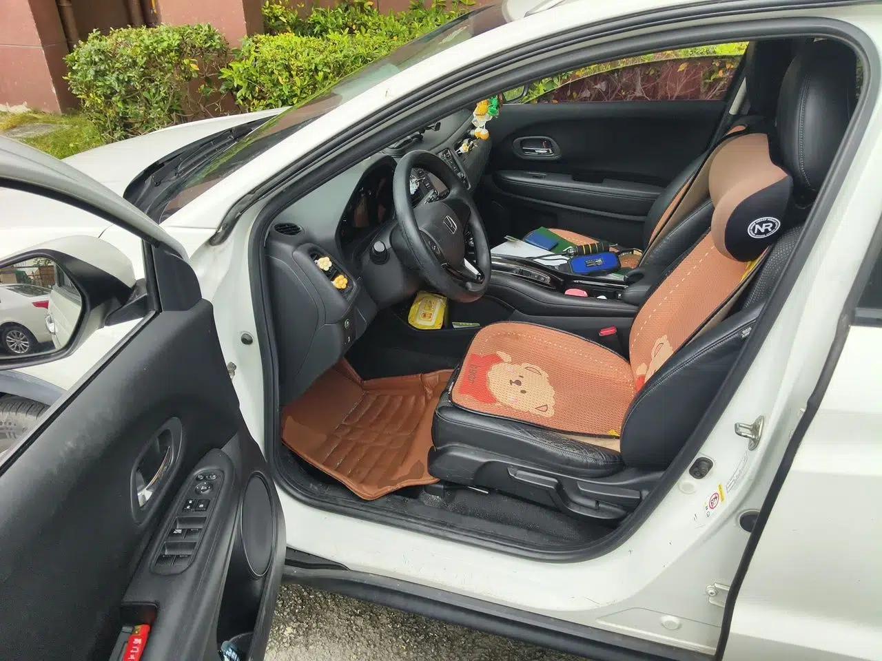 Honda Vezel 2015 1.8L CVT 2WD Elite Model — миниатюра 17