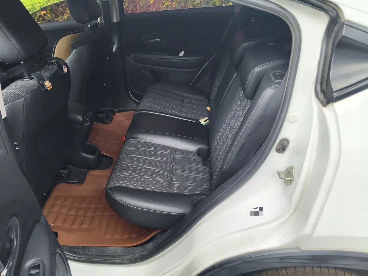 Honda Vezel 2015 1.8L CVT 2WD Elite Model — миниатюра 18