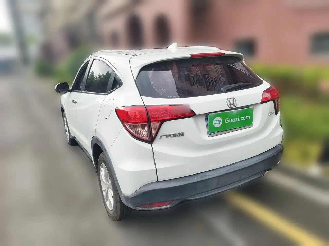 Honda Vezel 2015 1.8L CVT 2WD Elite Model — миниатюра 4
