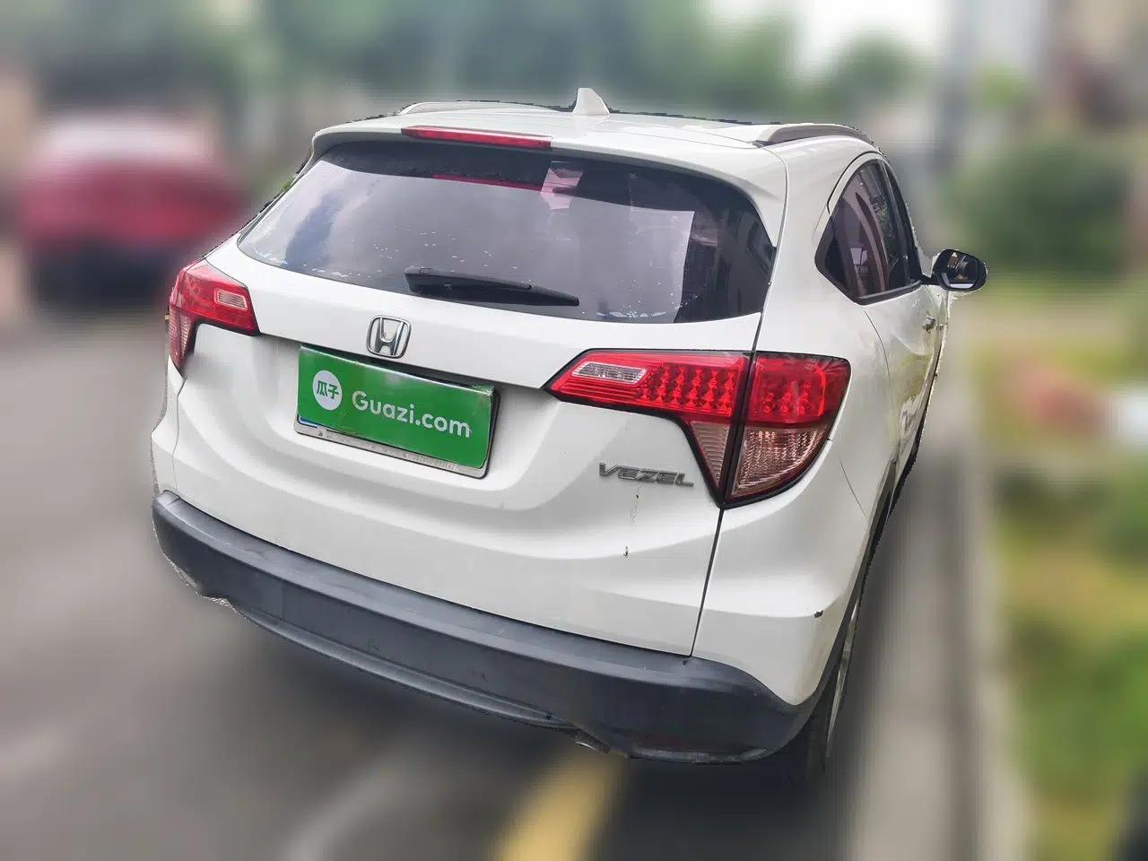 Honda Vezel 2015 1.8L CVT 2WD Elite Model — миниатюра 6