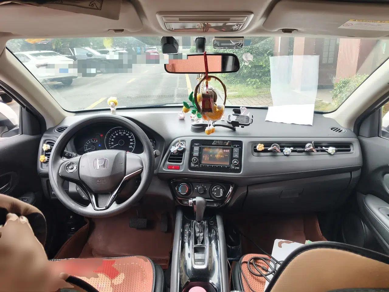 Honda Vezel 2015 1.8L CVT 2WD Elite Model — миниатюра 10