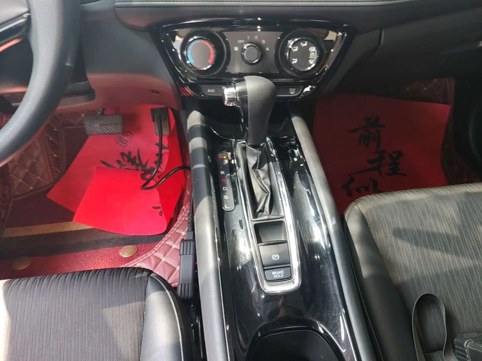 Honda Vezel 2020 1.5L CVT Pioneer Edition — миниатюра 17