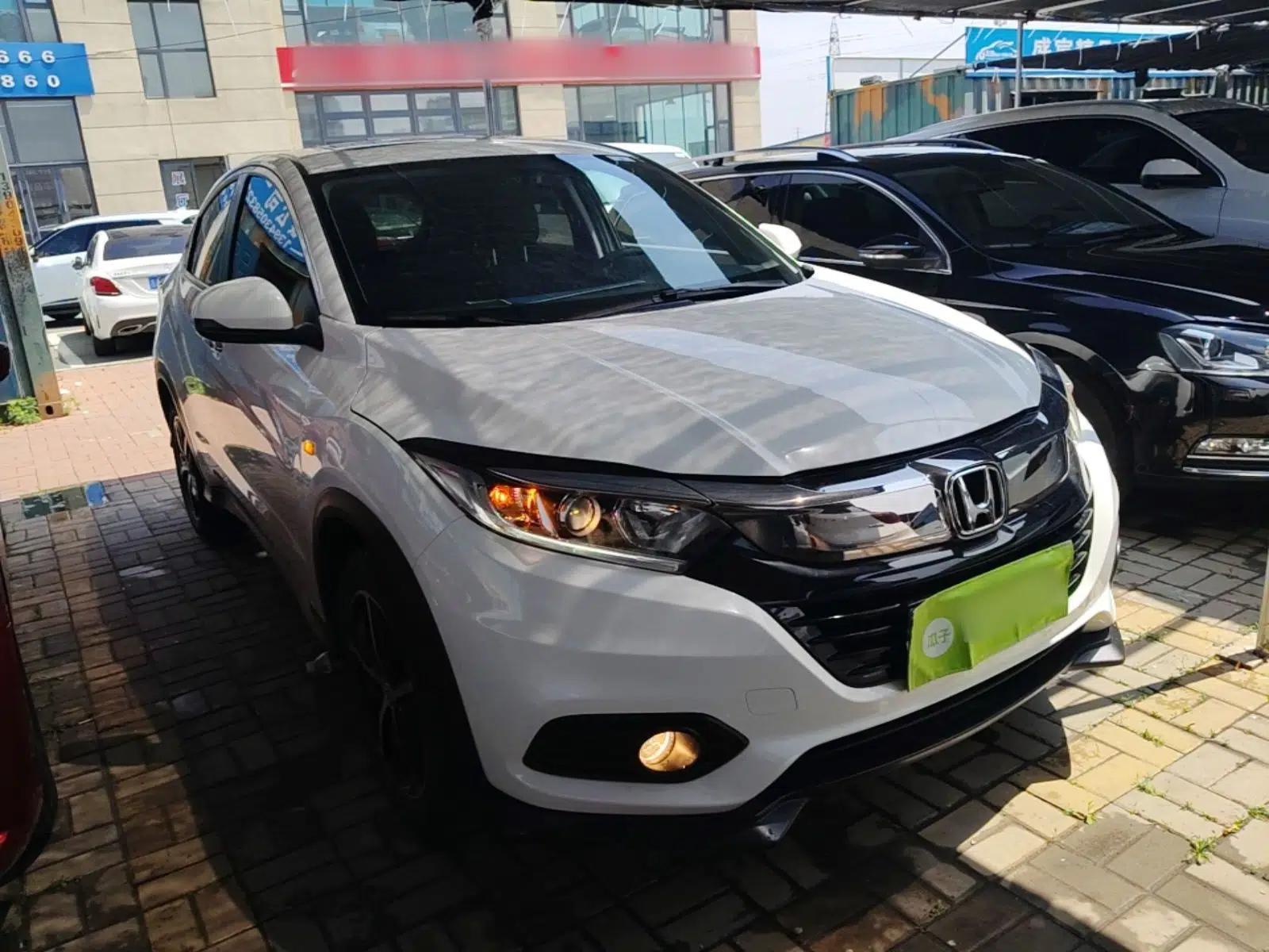 Honda Vezel 2020 1.5L CVT Pioneer Edition — миниатюра 3