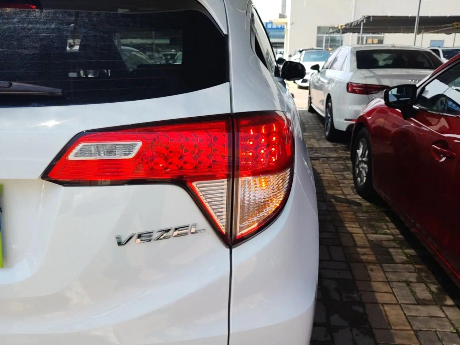 Honda Vezel 2020 1.5L CVT Pioneer Edition — миниатюра 7