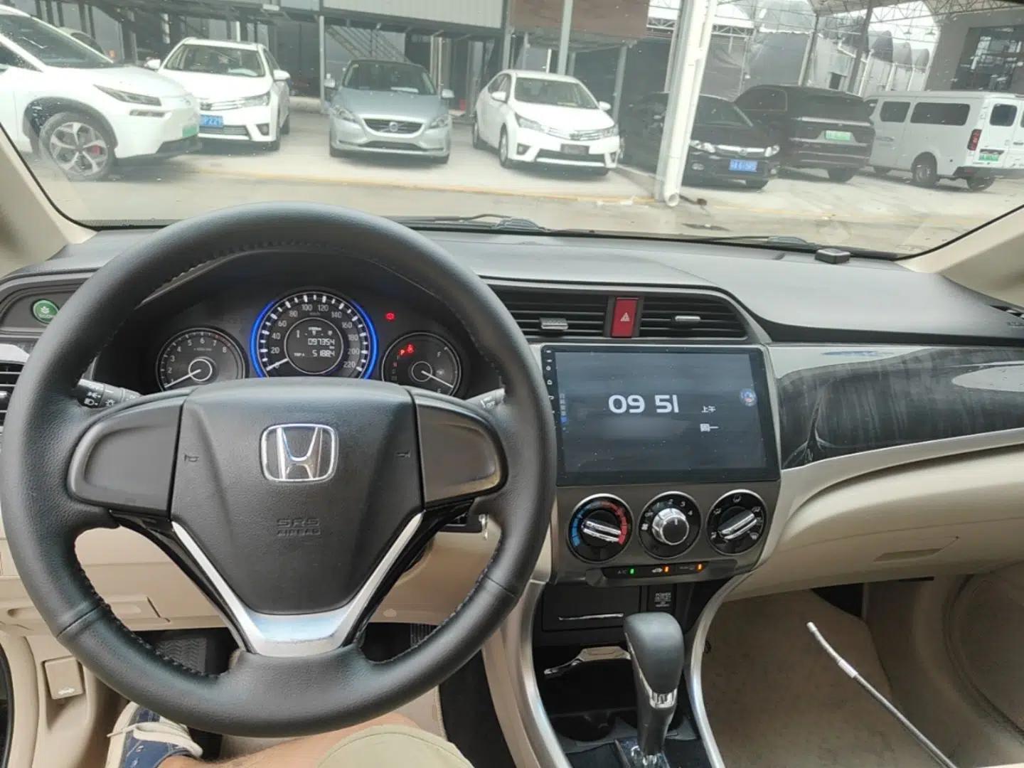 Honda Crider 2015 1.8L automatic comfort version — миниатюра 12