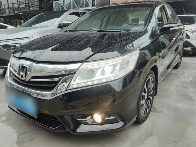 Honda Crider 2015 1.8L automatic comfort version