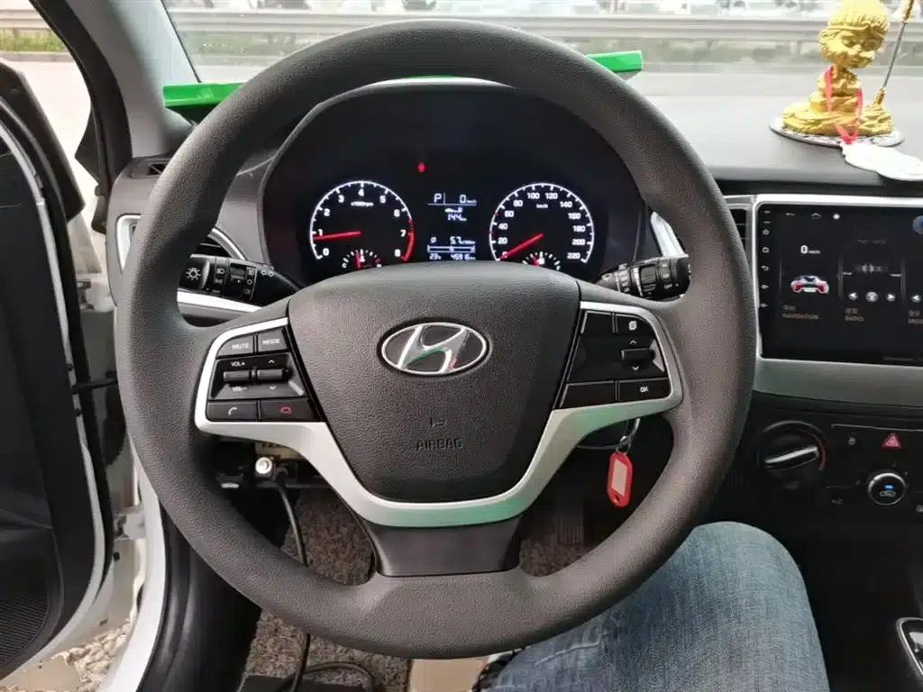 2017 Hyundai Verna RV 1.4L Automatic GLS (China VI Emission Standard) — миниатюра 11