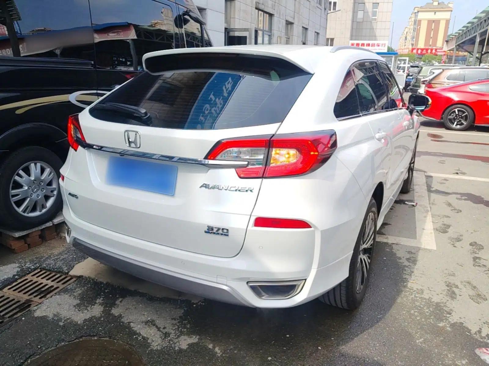 Honda Avancier 2017 370TURBO Four-Wheel Drive Prestige Edition — миниатюра 6