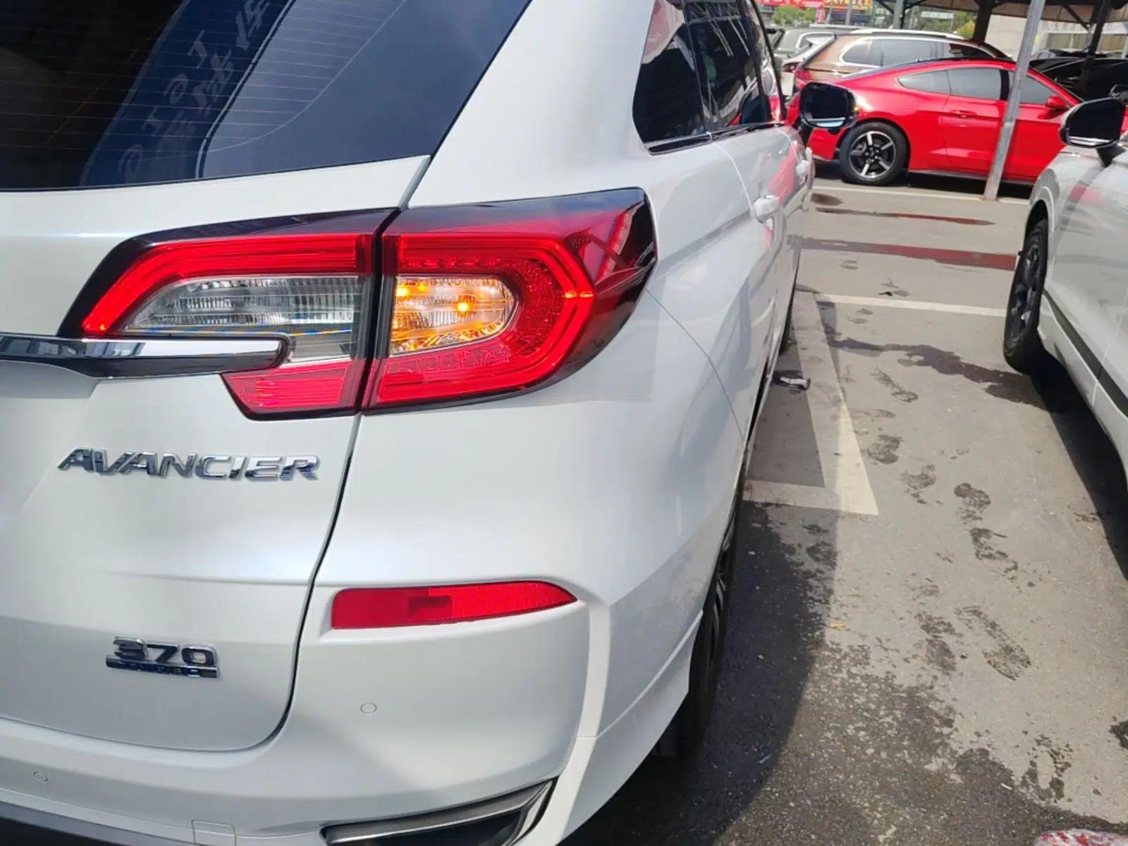 Honda Avancier 2017 370TURBO Four-Wheel Drive Prestige Edition — миниатюра 7