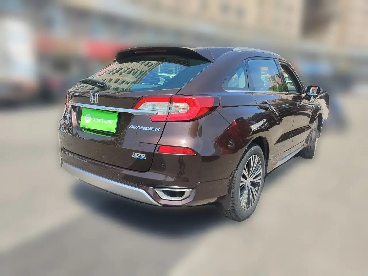 Honda Avancier 2017 370TURBO Four-Wheel Drive Prestige Edition — миниатюра 6