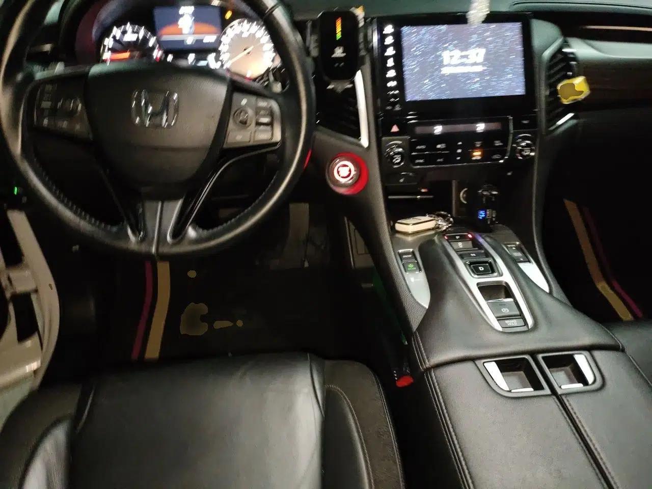 Honda Avancier 2017 370TURBO Four-Wheel Drive Prestige Edition — миниатюра 11