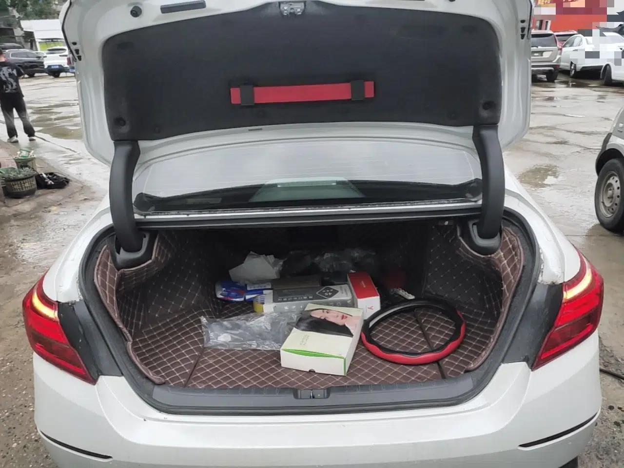 Honda Inspire 2022 Lingpai Hybrid 2.0L Pure Elegant Edition — миниатюра 22