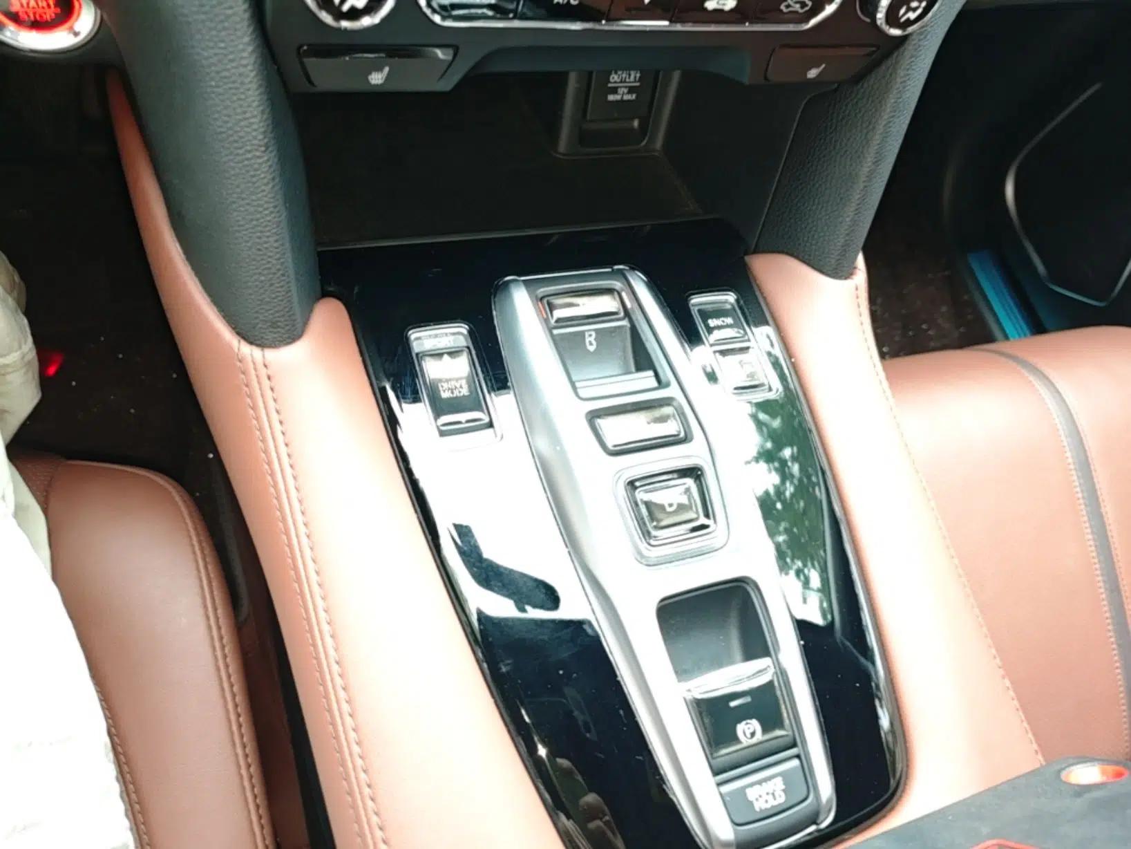 Honda UR-V 2020 370TURBO Two-Wheel Drive Luxury Edition — миниатюра 17