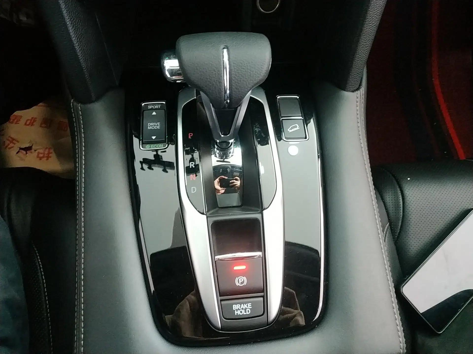 Honda UR-V 2020 240TURBO Two-Wheel Drive Zhiyue Version — миниатюра 16