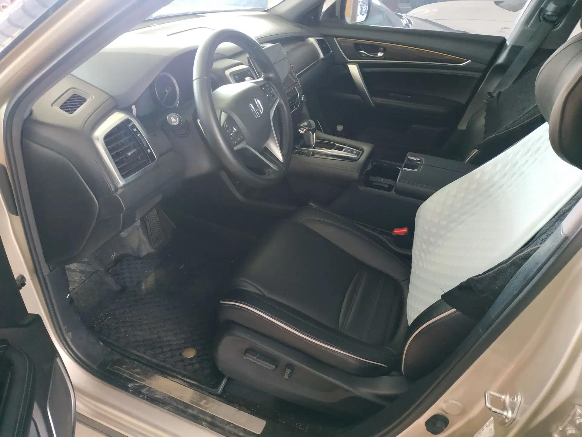 Honda UR-V 2017 240TURBO Two-Wheel Drive Luxury Edition China V — миниатюра 18