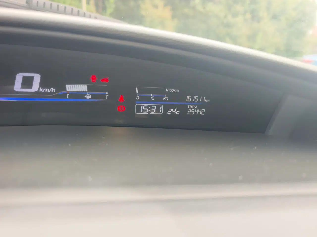 Honda Jade 2017 1.8L automatic Comfort version 5 seats — миниатюра 13