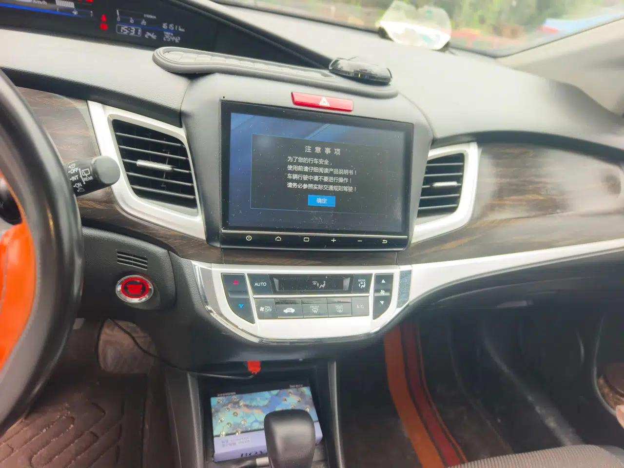 Honda Jade 2017 1.8L automatic Comfort version 5 seats — миниатюра 14
