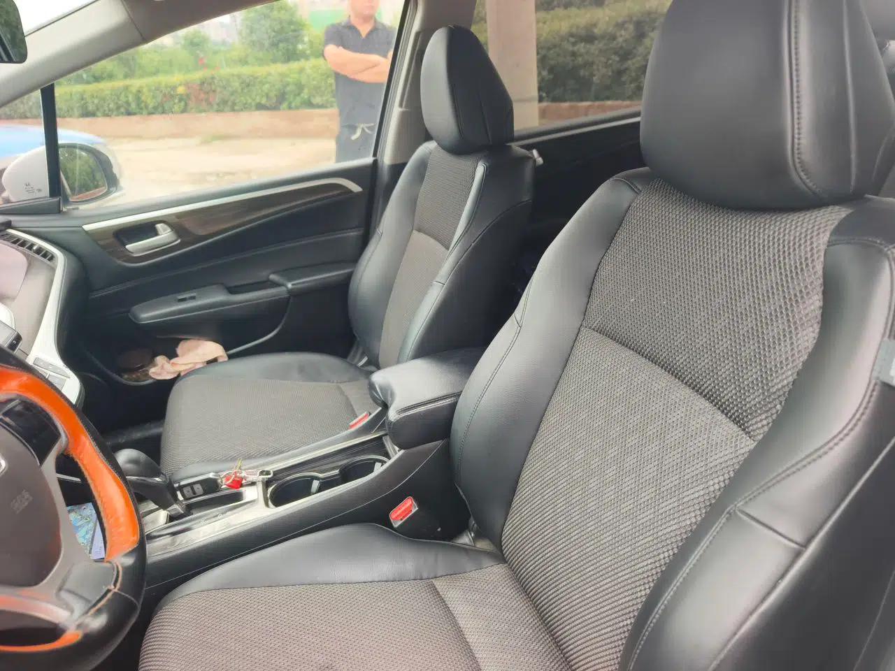 Honda Jade 2017 1.8L automatic Comfort version 5 seats — миниатюра 16