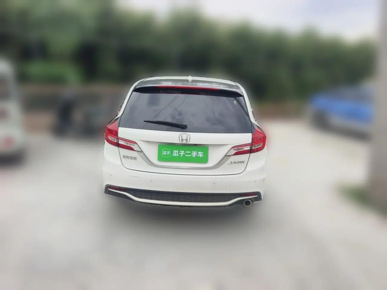 Honda Jade 2017 1.8L automatic Comfort version 5 seats — миниатюра 5