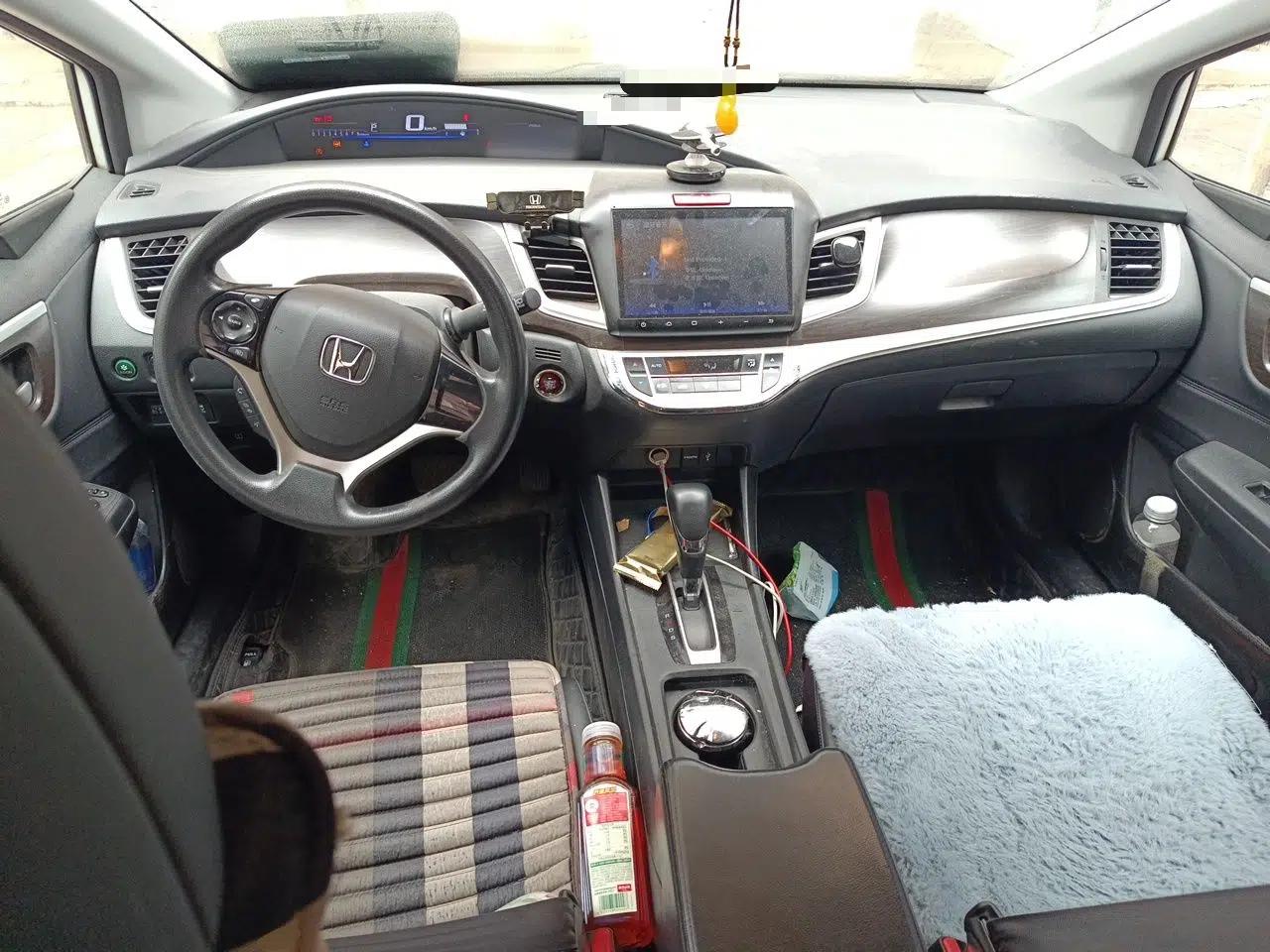 Honda Jade 2016 1.8L Automatic Comfort Elite Version 5 Seats — миниатюра 10