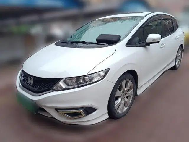 Honda Jade 2016 1.8L Automatic Comfort Elite Version 5 Seats