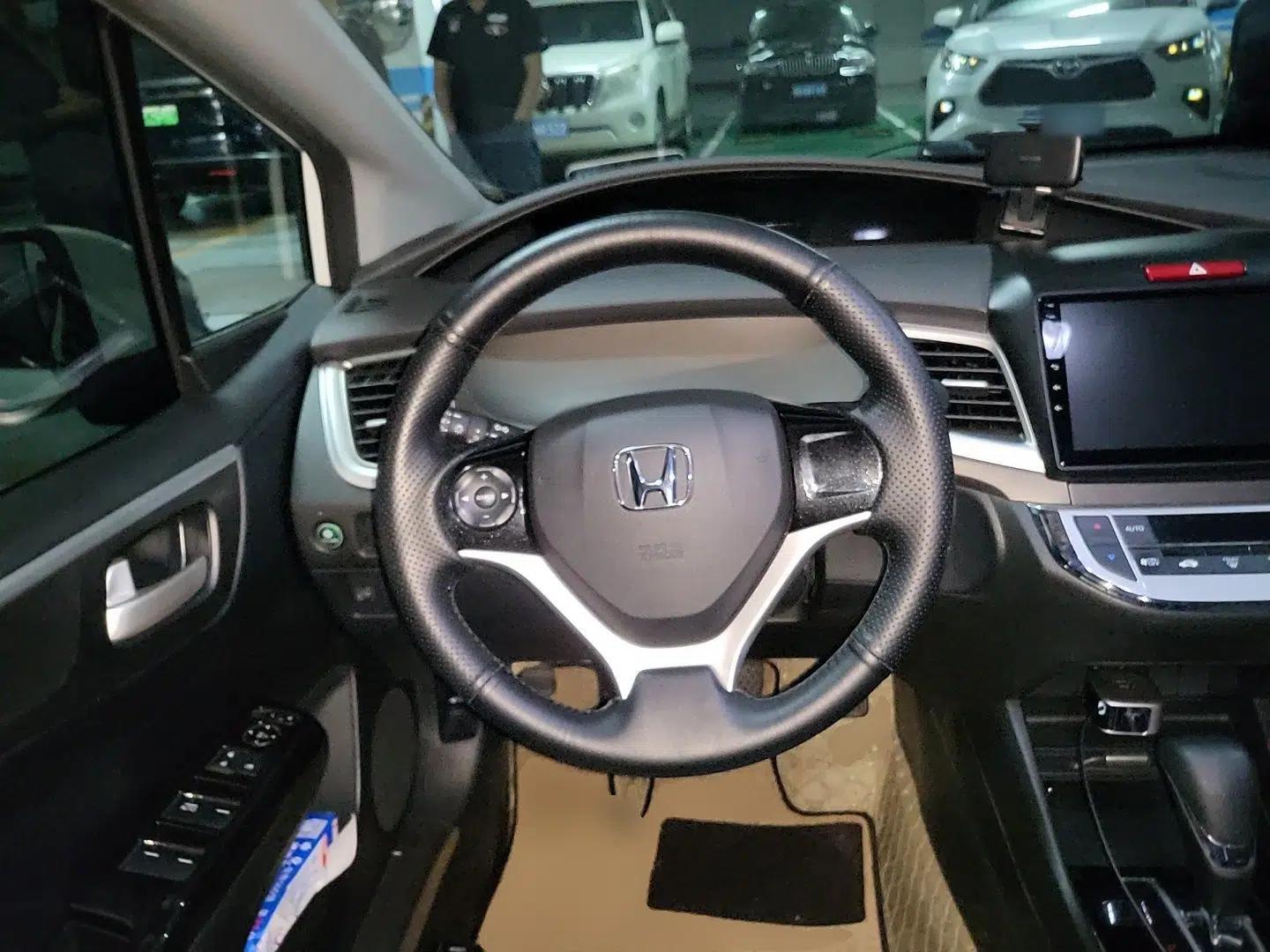 Honda Jade 2017 1.8L Automatic Classic Edition 5 seats — миниатюра 11