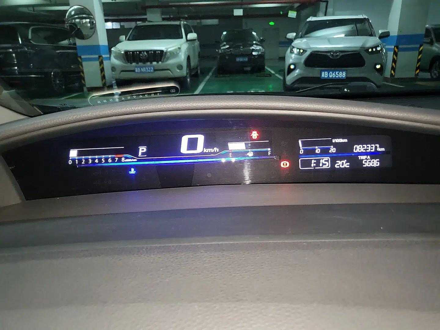 Honda Jade 2017 1.8L Automatic Classic Edition 5 seats — миниатюра 12