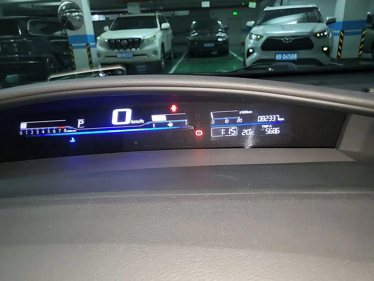 Honda Jade 2017 1.8L Automatic Classic Edition 5 seats — миниатюра 13