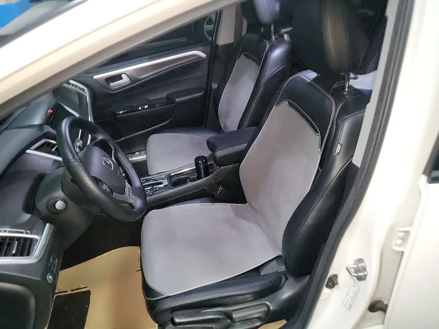 Honda Jade 2017 1.8L Automatic Classic Edition 5 seats — миниатюра 16