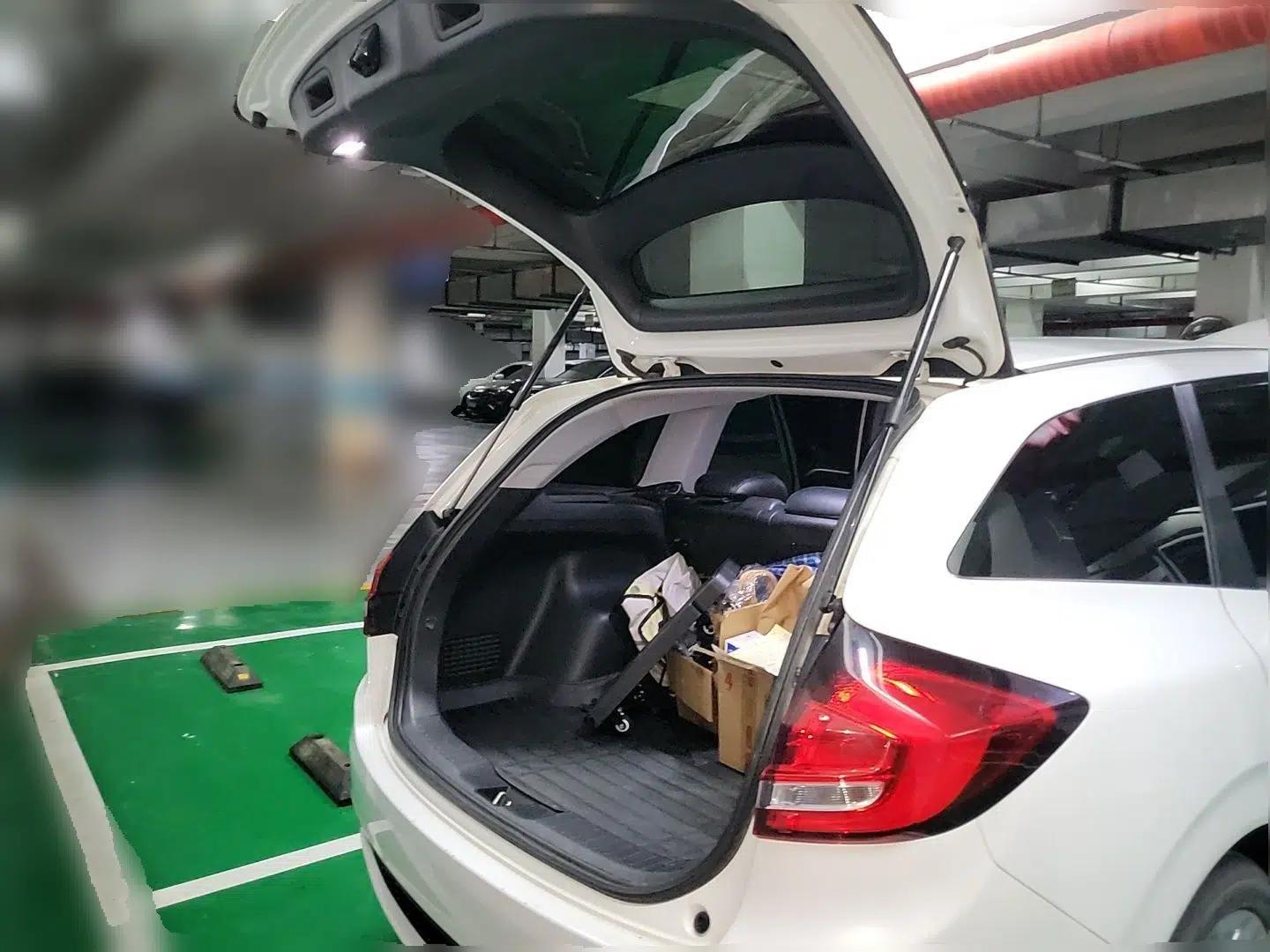 Honda Jade 2017 1.8L Automatic Classic Edition 5 seats — миниатюра 20