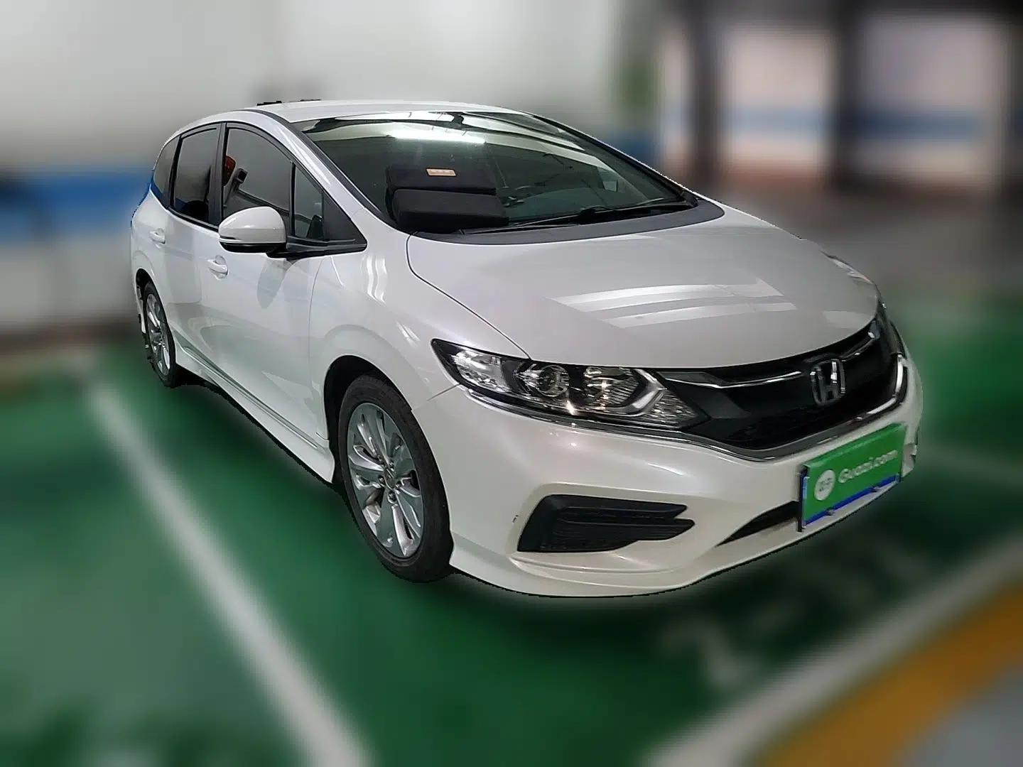 Honda Jade 2017 1.8L Automatic Classic Edition 5 seats — миниатюра 3