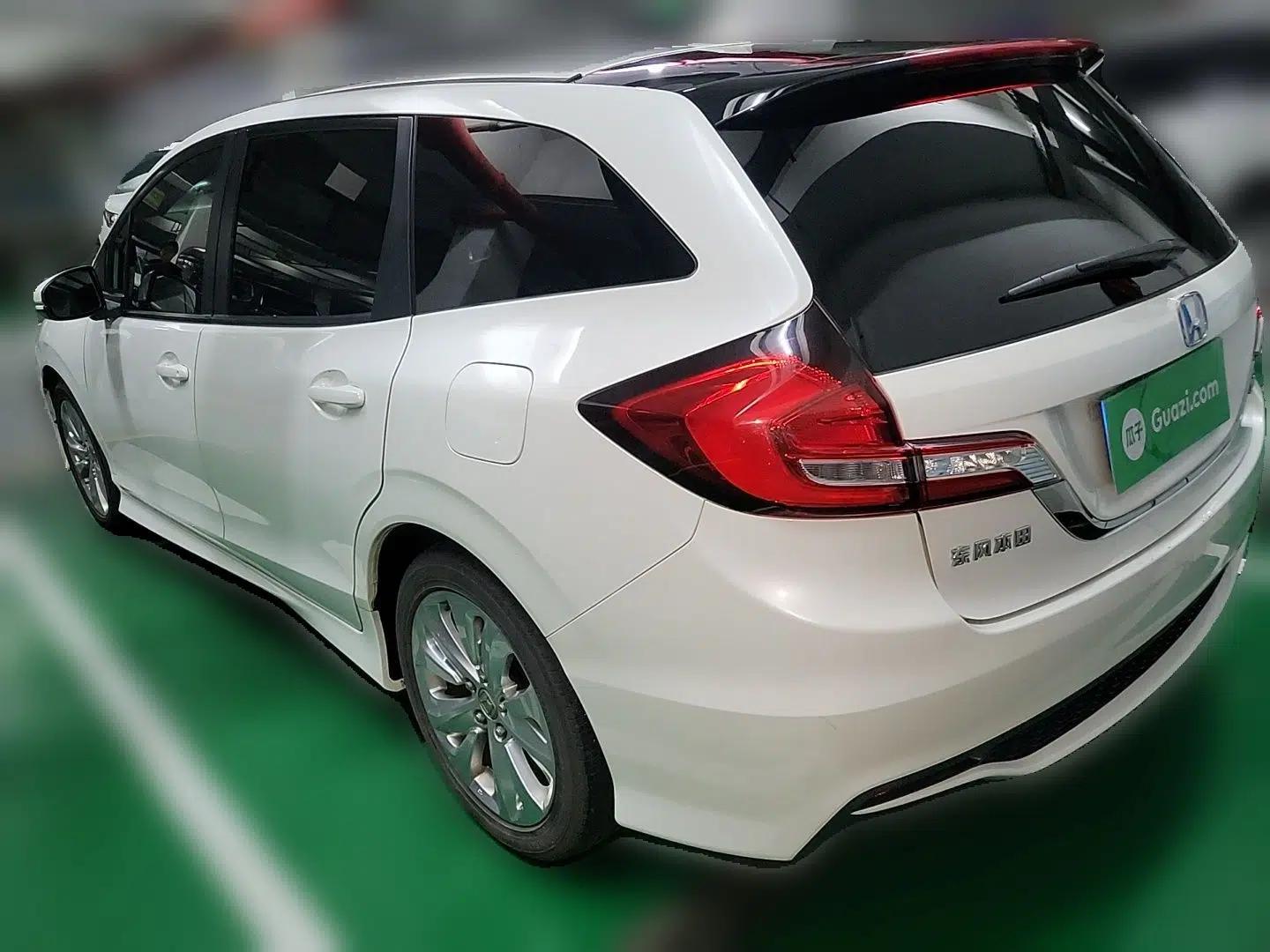 Honda Jade 2017 1.8L Automatic Classic Edition 5 seats — миниатюра 4