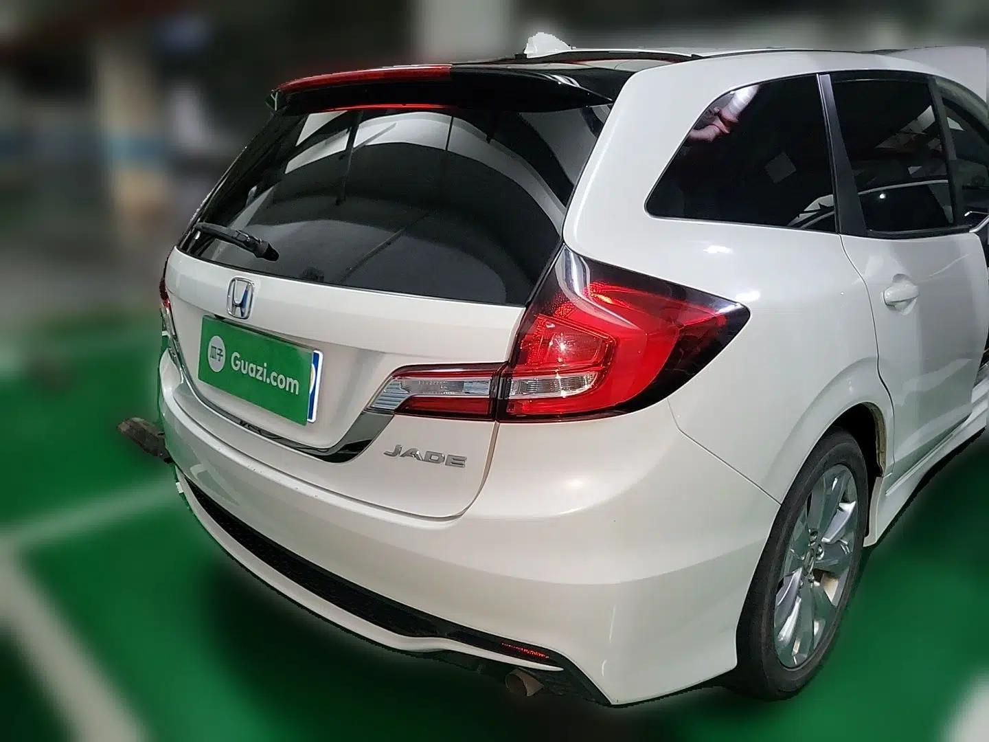 Honda Jade 2017 1.8L Automatic Classic Edition 5 seats — миниатюра 5