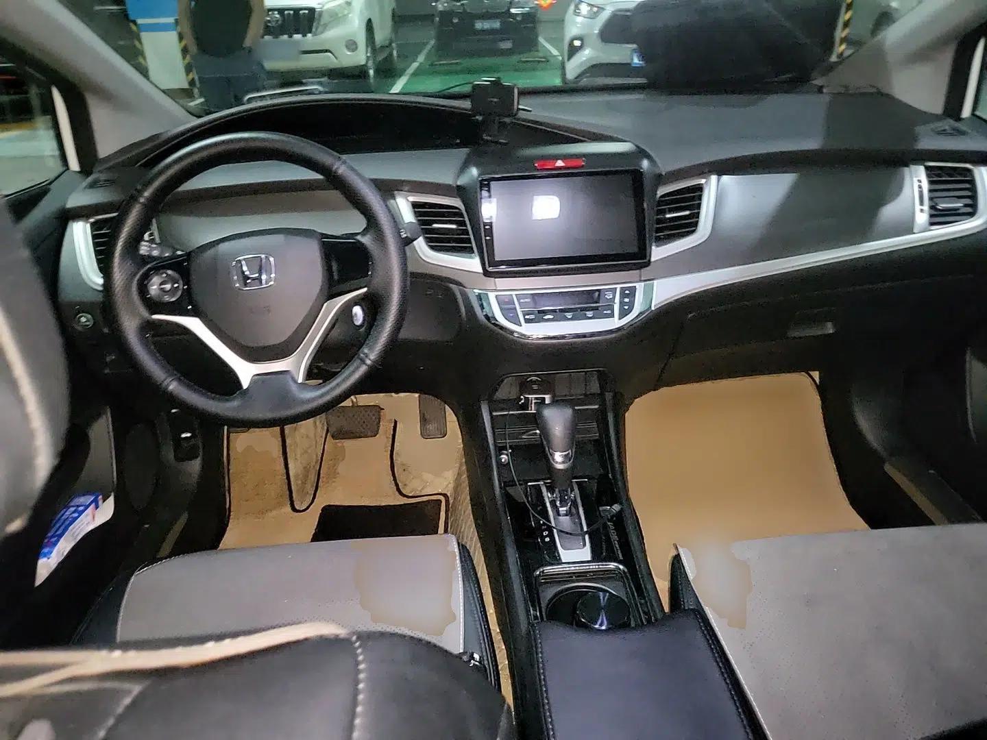 Honda Jade 2017 1.8L Automatic Classic Edition 5 seats — миниатюра 10