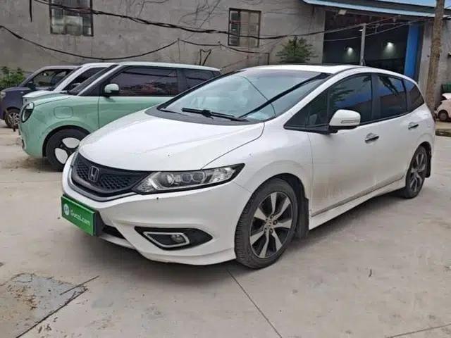 Honda Jade 2014 1.8L CVT Luxury Prestige Edition 5 Seats