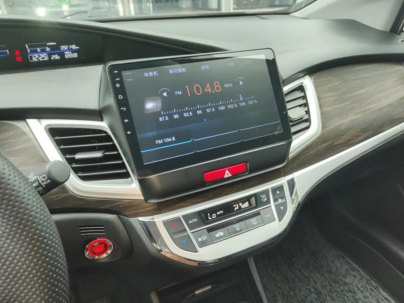Honda Jade 2017 1.8L automatic Comfort version 5 seats — миниатюра 16